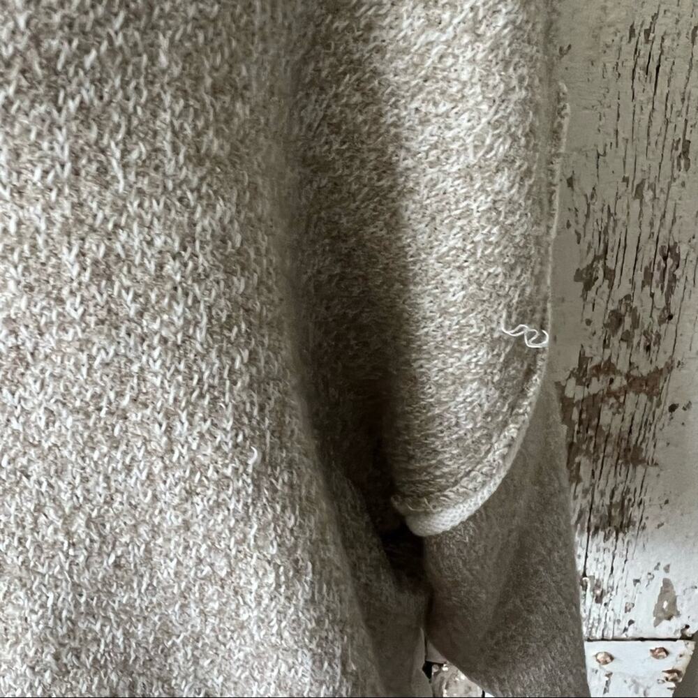 Artistic works by Lu oversized cream knit sweater - Picture 5 of 7